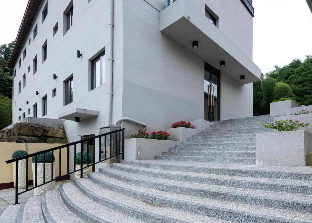 לוגו 名竹旅社 Minzu Hotel מראה חיצוני תמונה